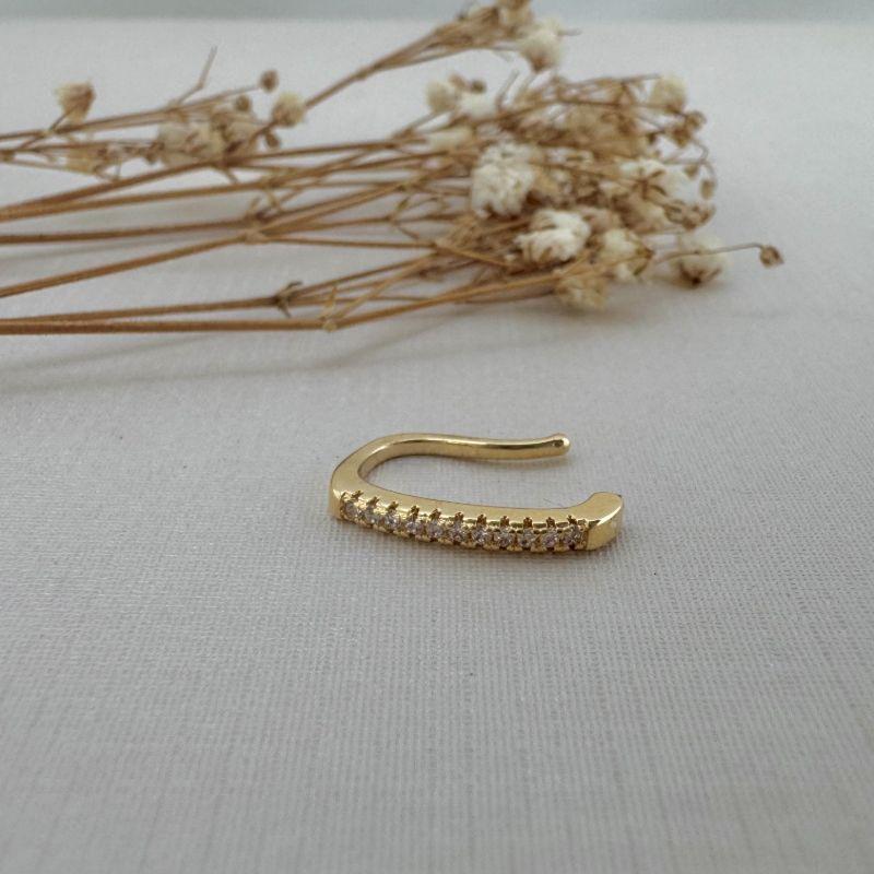 13.0247.1.O - Piercing retangular de uma linha cravejada