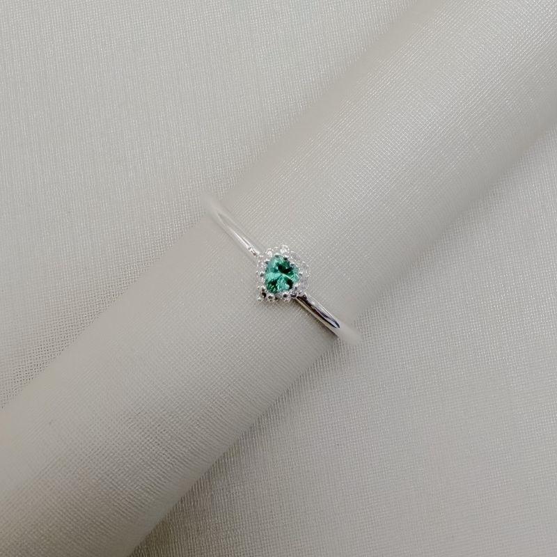 03.2618.9.S - (16) Anel solitario de mini coração com uma linha de aura em volta