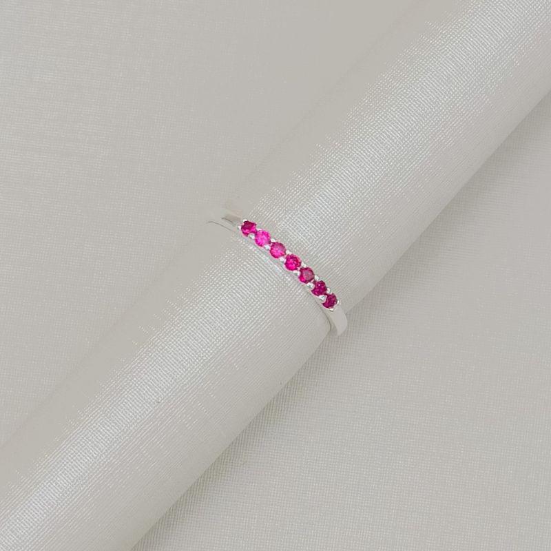 03.2666.6.S - (15) Anel estilo aparador de sete micro zircônias em cravação garras