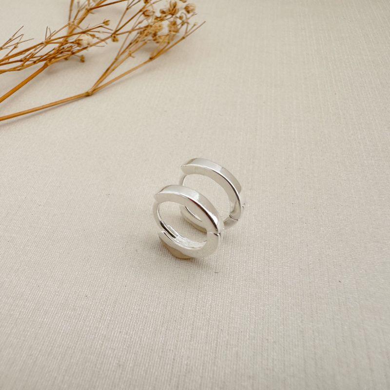 05.2432.0.S - INATIVO (12mm V3) Argola tradicional M (12mm) lisa com bordas quadradas