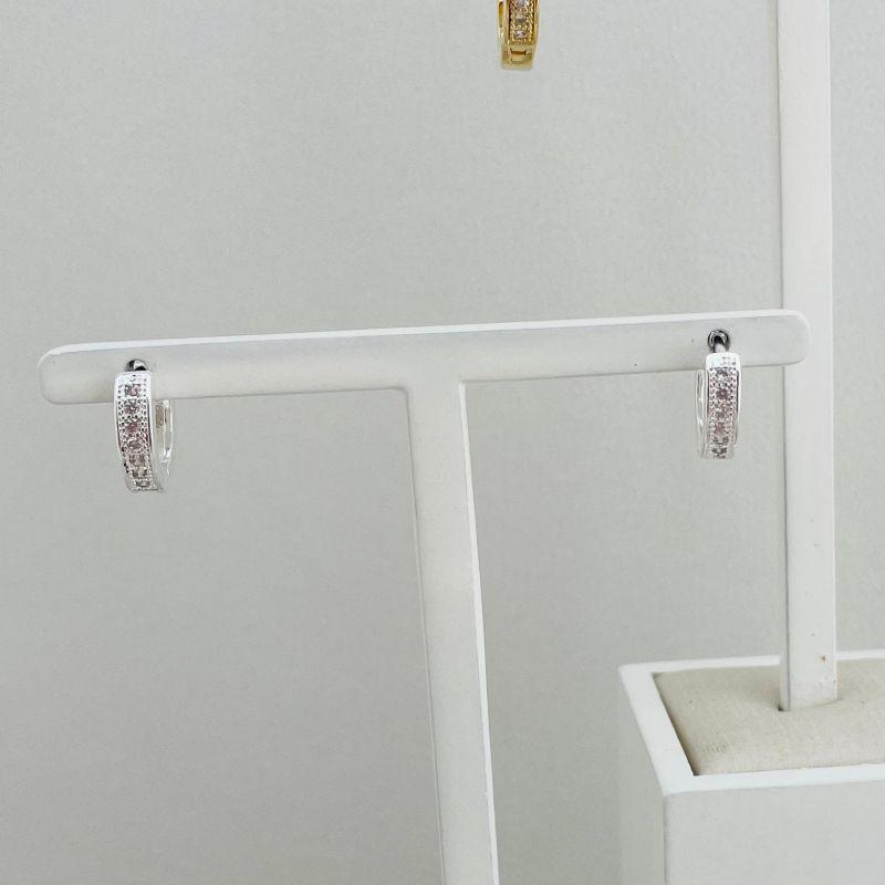 05.2823.1.S - Argola de uma coluna cravejada com mini spikes e borda larga lisa