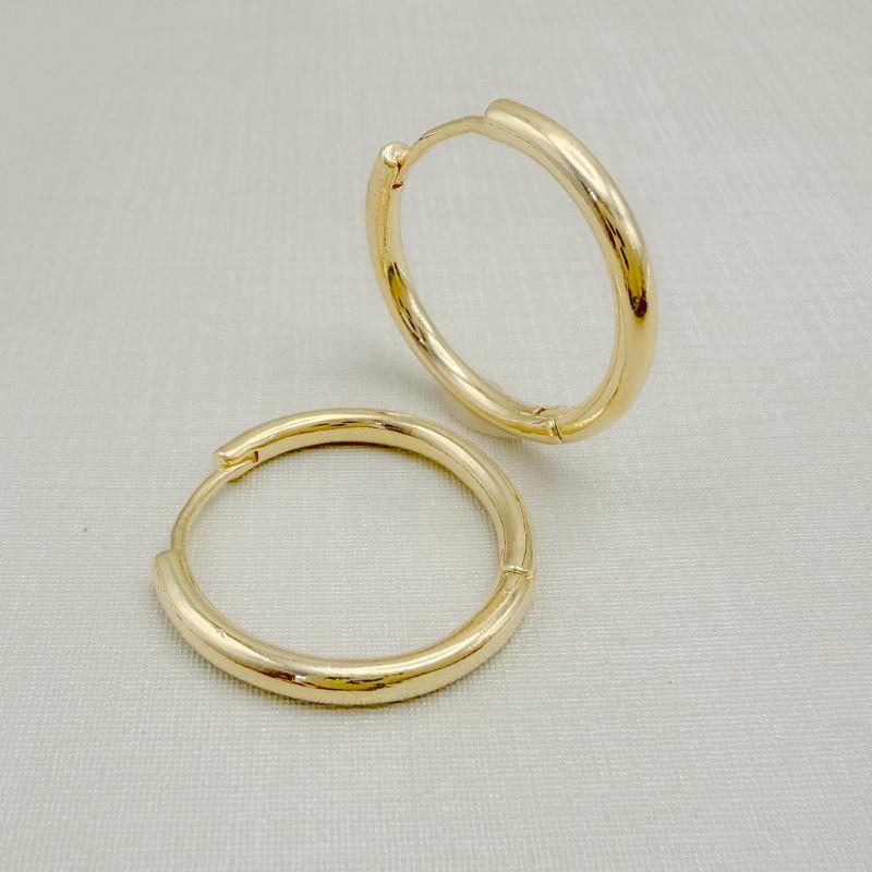 05.3178.0.O - (Tam.G) Argola estilo maxxi em tubo liso simples; bambolê pequeno.