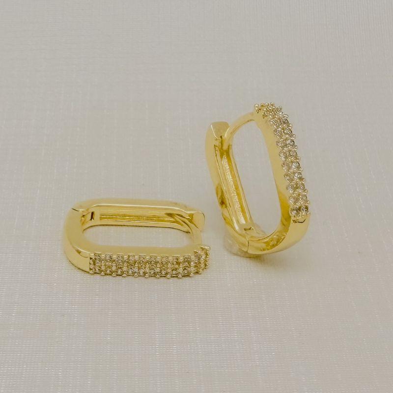 05.3205.1.O - Argola de formato retangular com duas colunas de cravação em garras