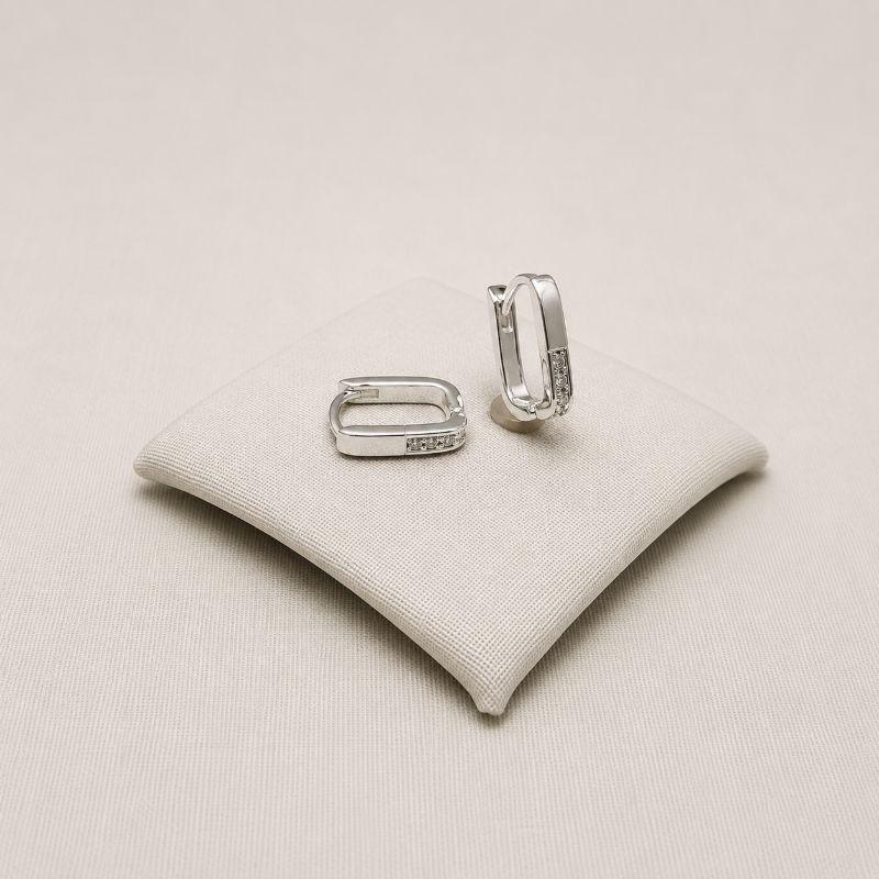 05.3217.1.S - (Tam.M) Argola retangular com cravação frontal em parte inferior e atrás liso