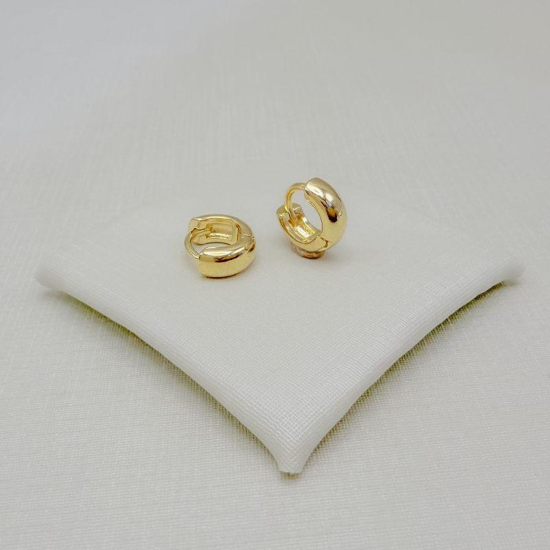 05.3254.0.O - (Tam.P) Argola de modelo clássica lisa polida em 10mm por 4mm