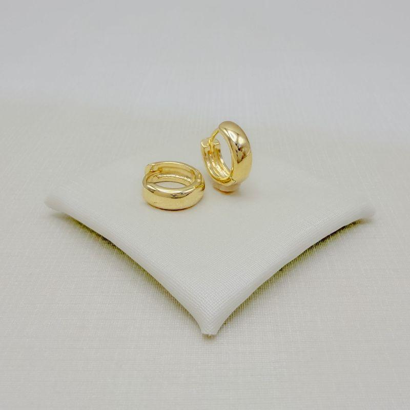 05.3255.0.O - (Tam.M) Argola de modelo clássica lisa polida em 12mm por 4mm