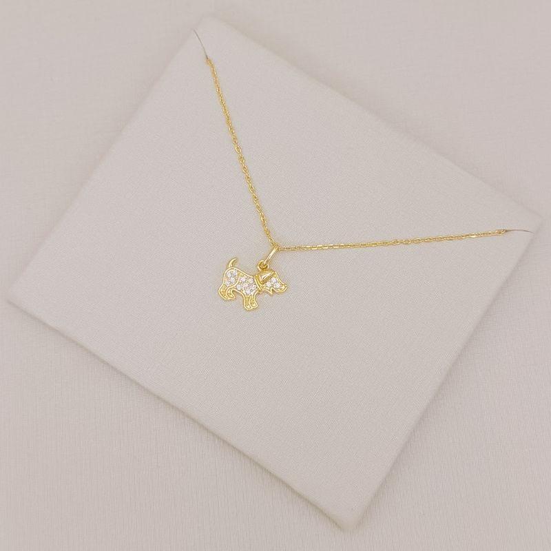 09.2582.1.O - (45) Colar de cartier com pingente de cachorrinho em pé cravejado