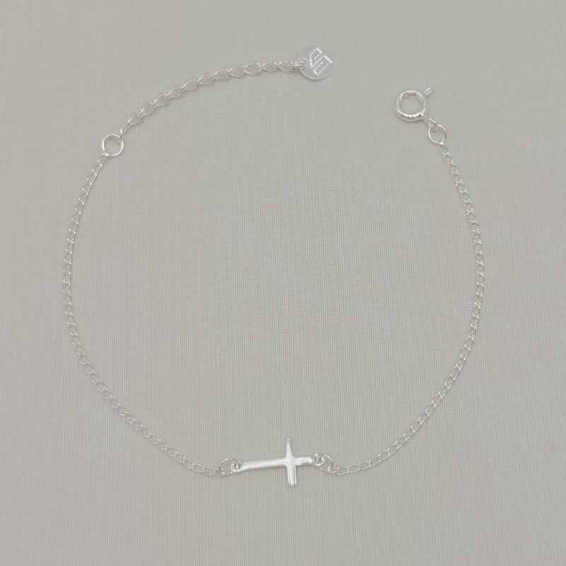 12.2371.0.S - Pulseira de elos groumet com cruz central lisa polisa