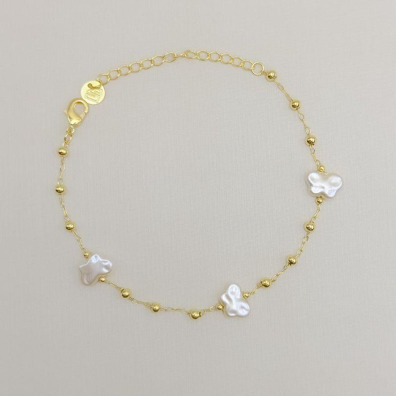 12.2377.15.O - Pulseira de mini bolinhas lisas com três borboletas em resina madre