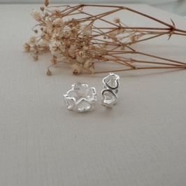 05.2989.0.S - (Tam. P) Argola circular em aro de corações vazados lisos