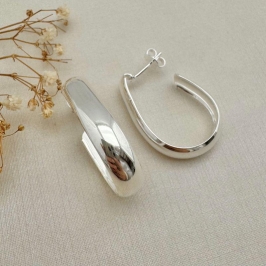 06.1056.0.S - (V2) Brinco em chapa de formato J liso grande