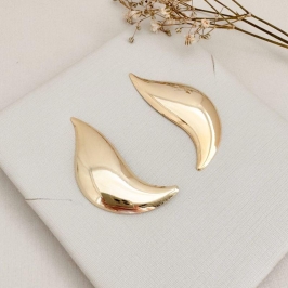 06.1857.0.O - Brinco de chapa liso em formato chamas