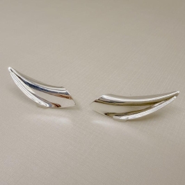 06.1320.0.S - Ear-cuff asa lisa com desenho curvado.