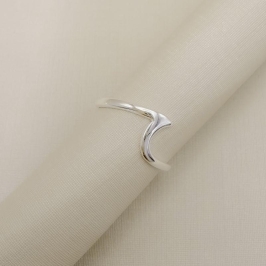 03.2595.0.S - (12) Anel de aro liso em formato onda alta