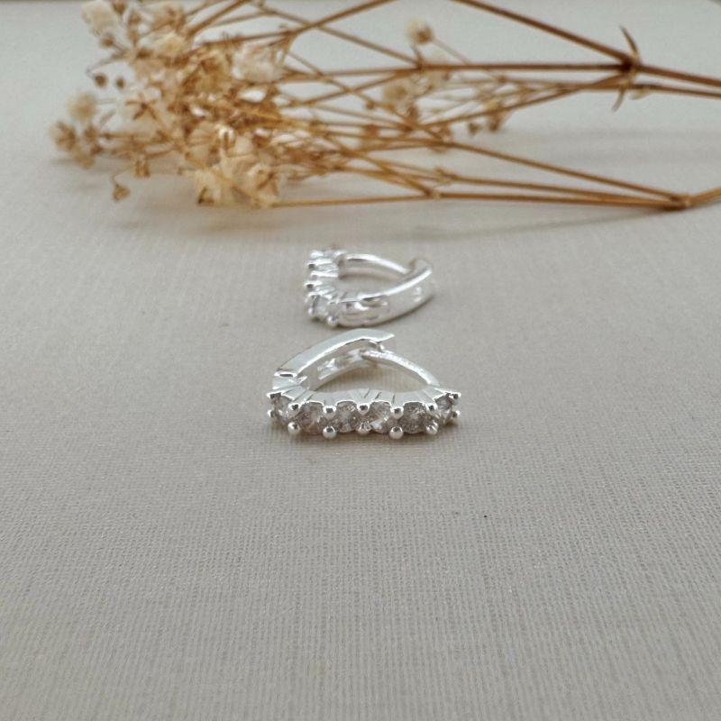 05.2957.1.S - Argola de coração cravejada tamanho P