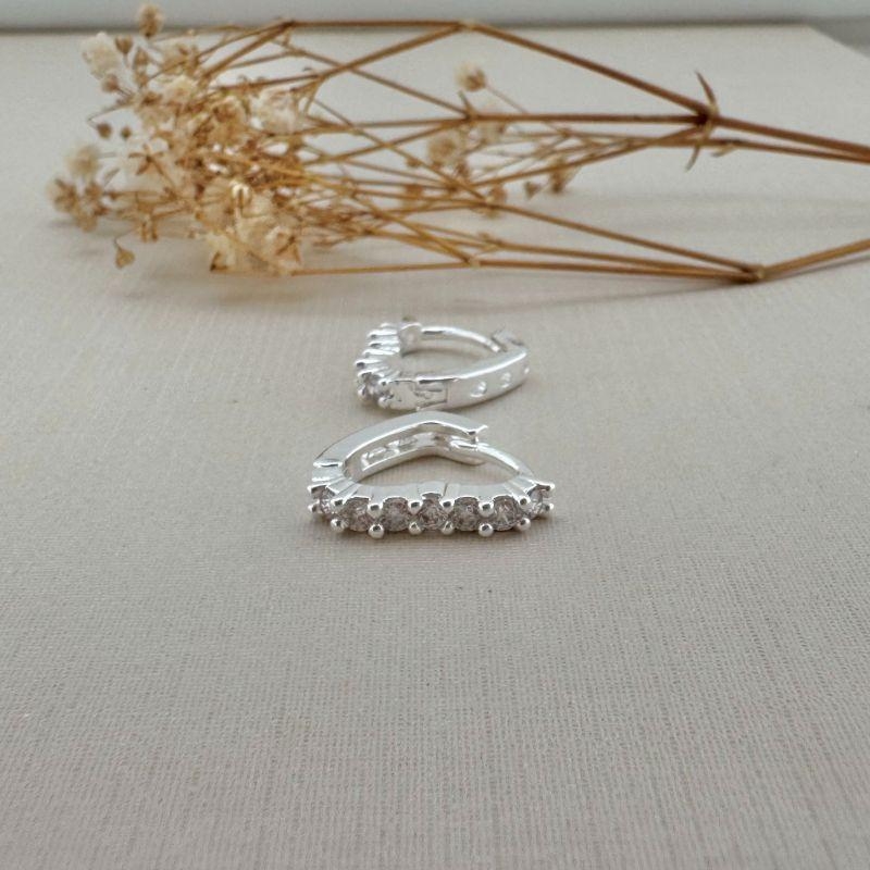 05.2958.1.S - Argola de coração cravejada tamanho M