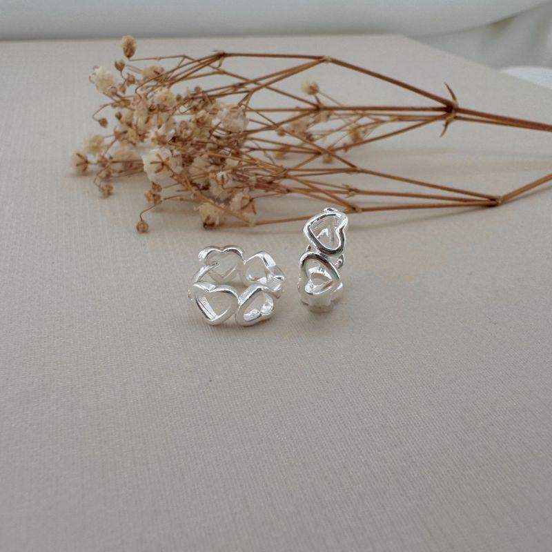 05.2990.0.S - (Tam. M) Argola circular em aro de corações vazados lisos