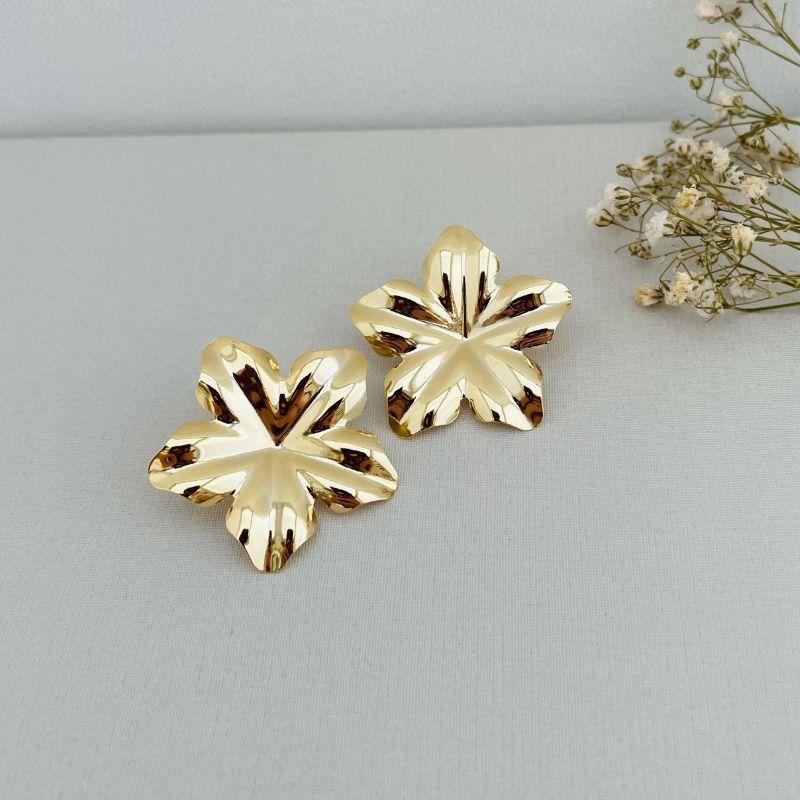 06.1785.0.O - Brinco de flor estrela em chapa lisa