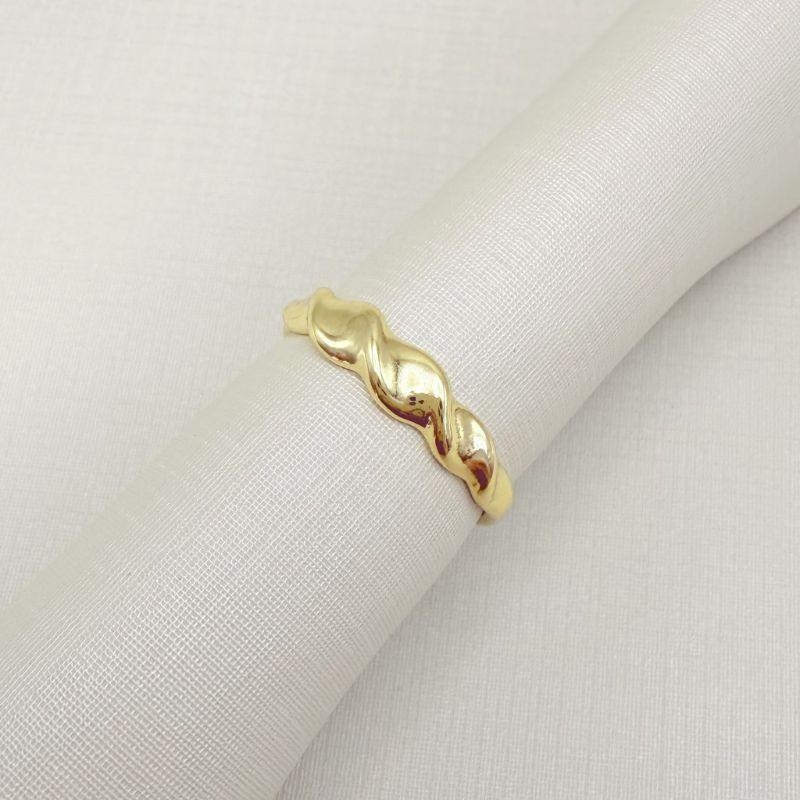 03.2526.0.O - (17) Anel de aro médio em efeito torcido liso