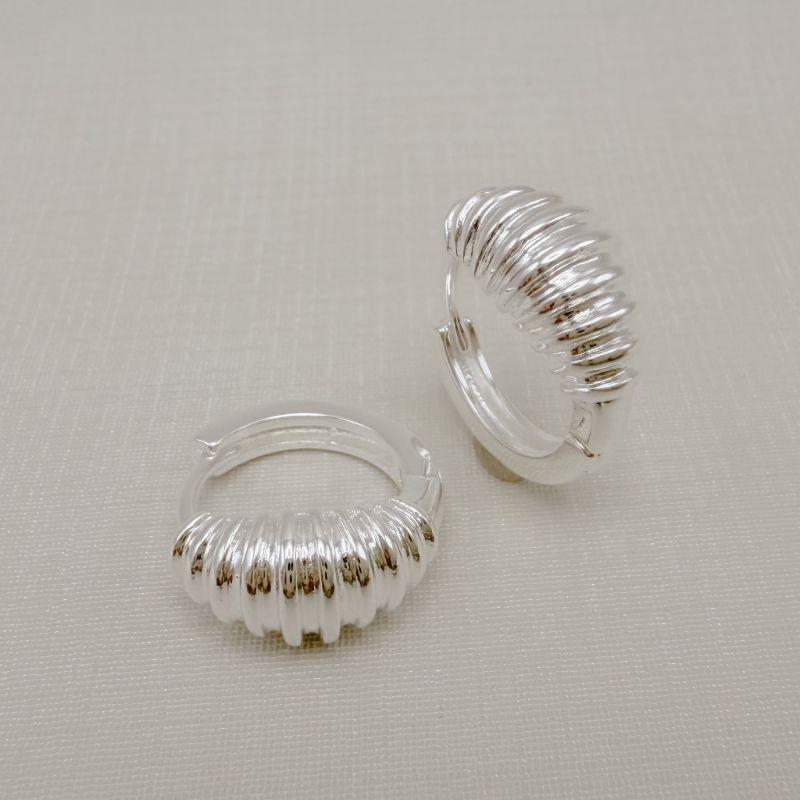 05.3097.0.S - Argola navete convexo croissant liso.