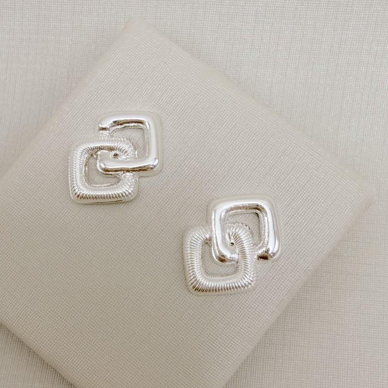 07.2815.0.S - Brinco dois losangos silhueta lisos.