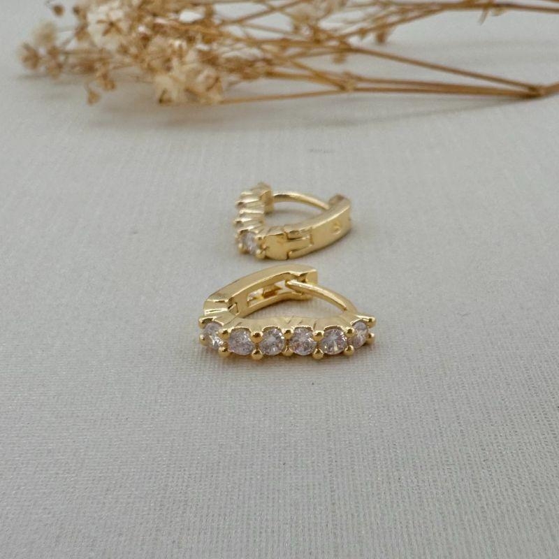 05.2957.1.O - Argola de coração cravejada tamanho P