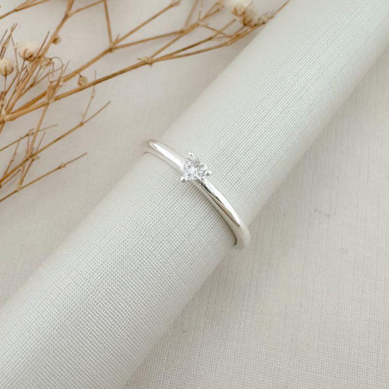 03.2432.1.S - (17) Anel solitário em pedra coração com aro liso