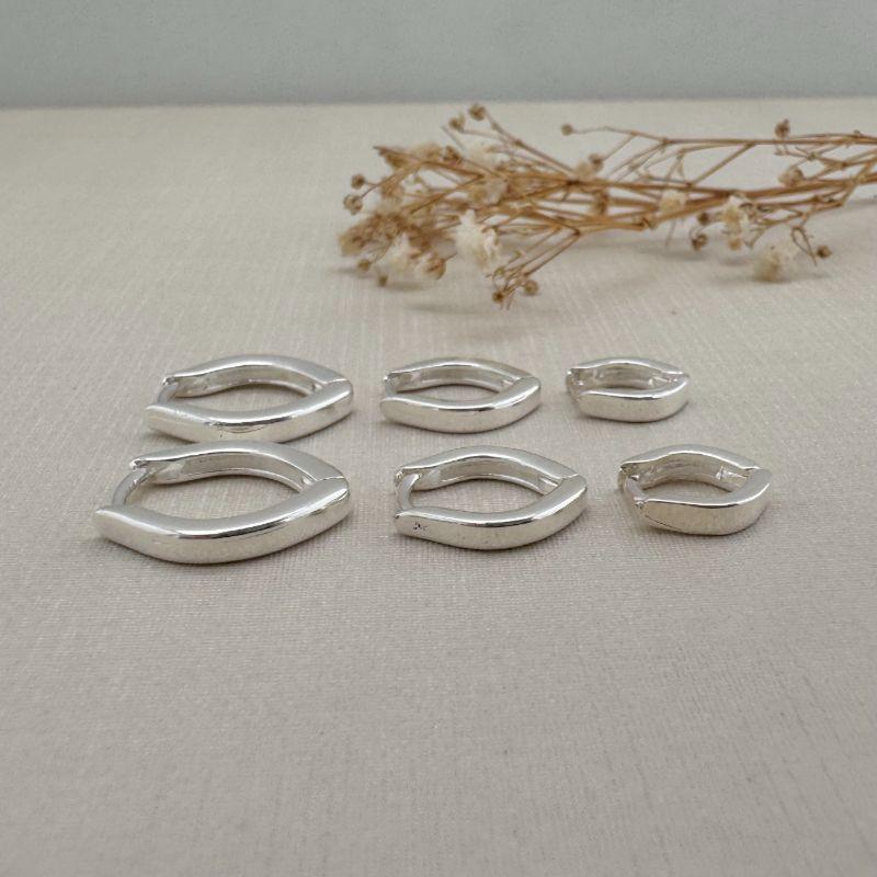 05.2695.0.S - Trio de argola em formato Lira lisa de borda reta