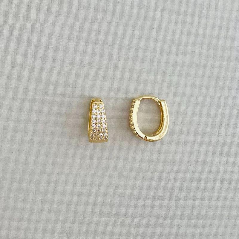 05.2835.1.O - Tam. P - Argola triangular de quatro/três colunas com borda reta