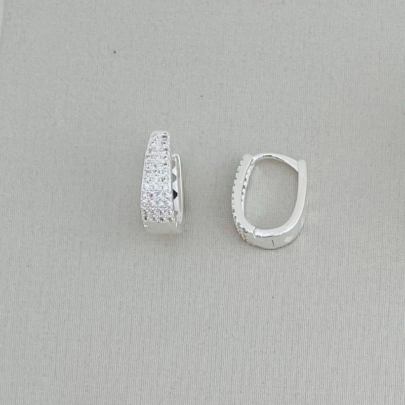 05.2837.1.S - Tam. G - Argola triangular de quatro/três colunas com borda reta