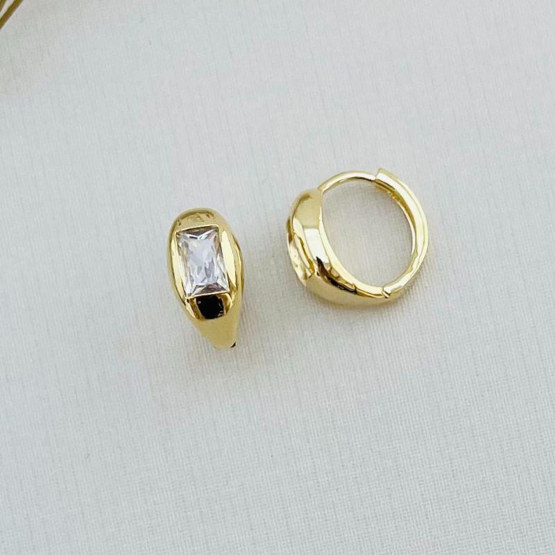 05.2853.1.O - Argola de uma pedra grande retangular em cravação gipsy forntal