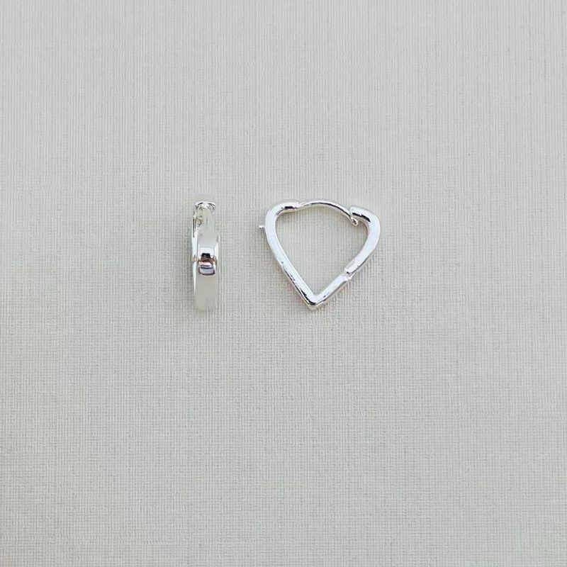 05.2883.0.S - (Tam. M) Argola em formato morango de tubo liso com borda reta