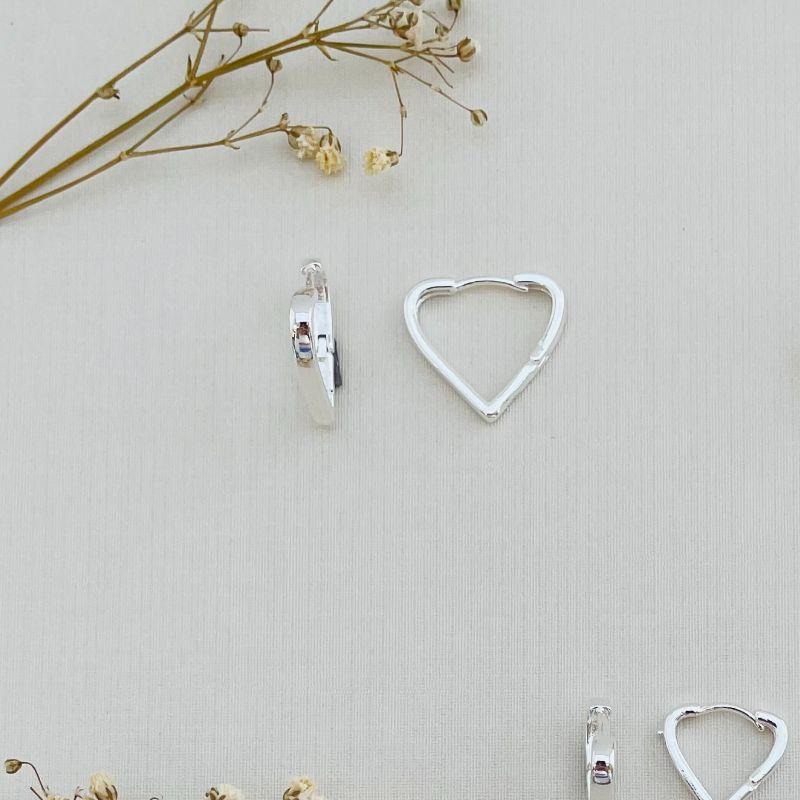 05.2884.0.S - (Tam. G) Argola em formato morango de tubo liso com borda reta