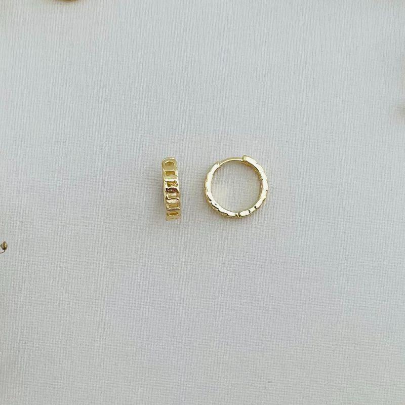 05.2896.0.O - (Tam. M) Argola em estilo elos classicos lisos