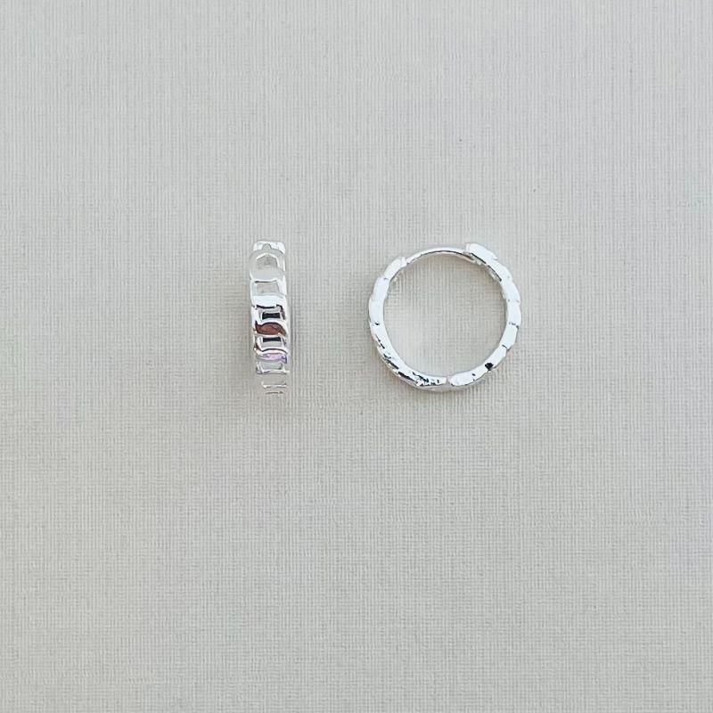 05.2896.0.S - (Tam. M) Argola em estilo elos classicos lisos