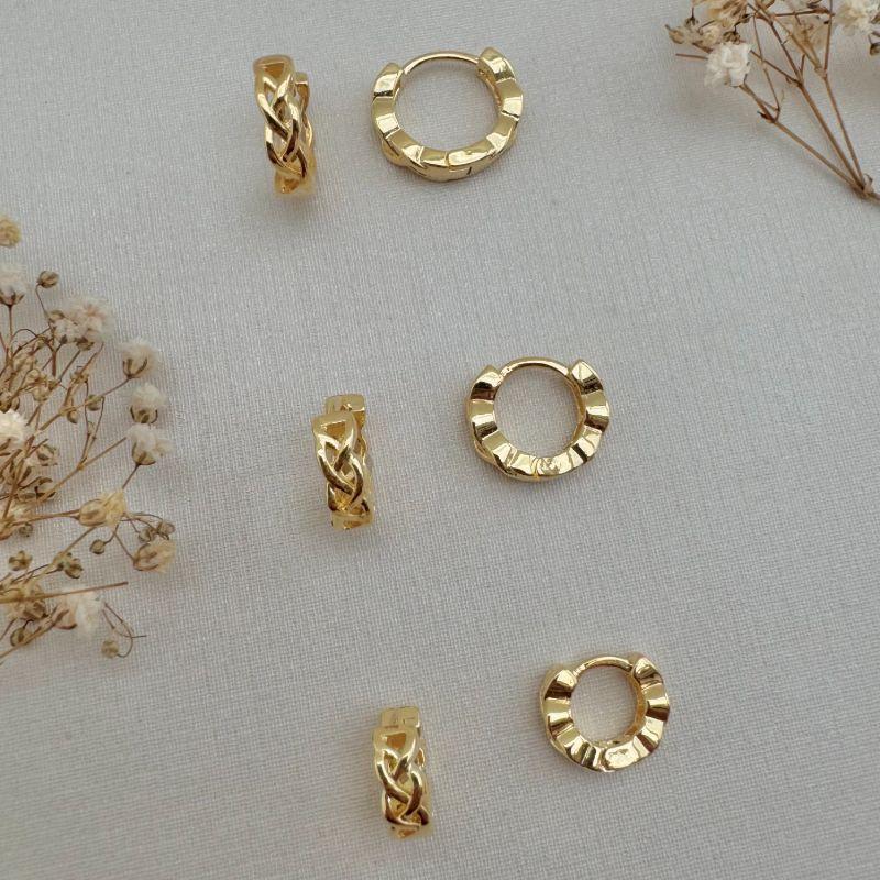 05.2925.0.O - Trio de argolas em desenho trança lisa frente e verso