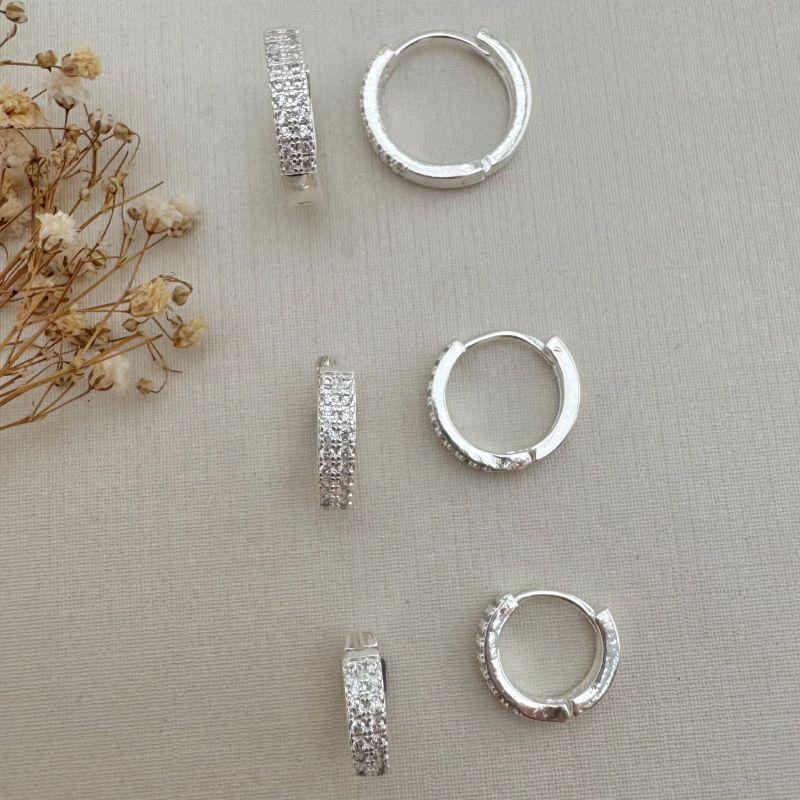 05.2940.1.S - Trio de argola de duas colunas em cravação simetrica e borda rente