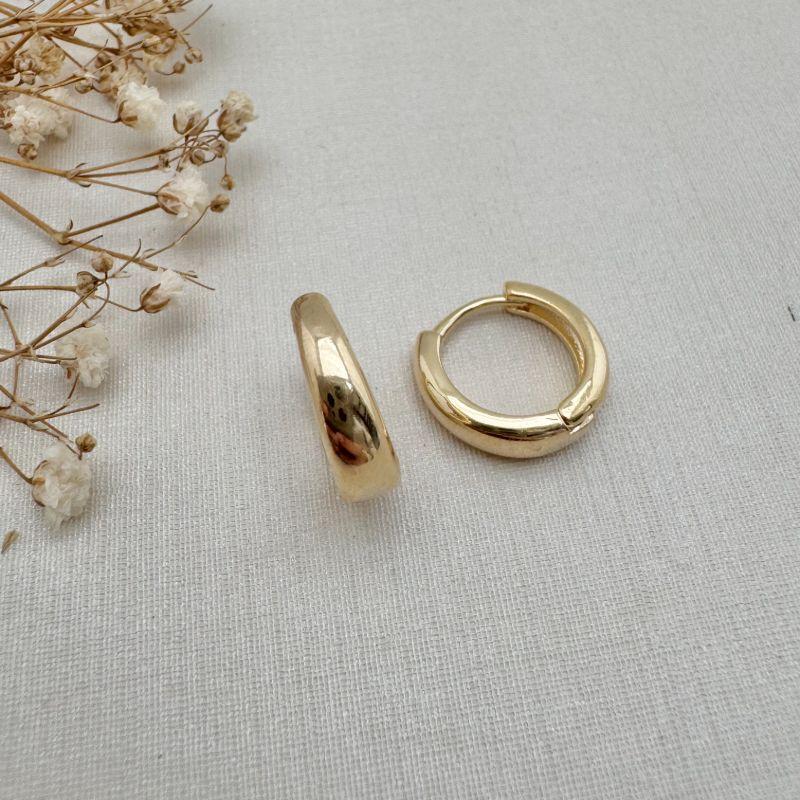 05.2945.0.O - (Tam. G) Argola estilo garras finas lisas abaloadas