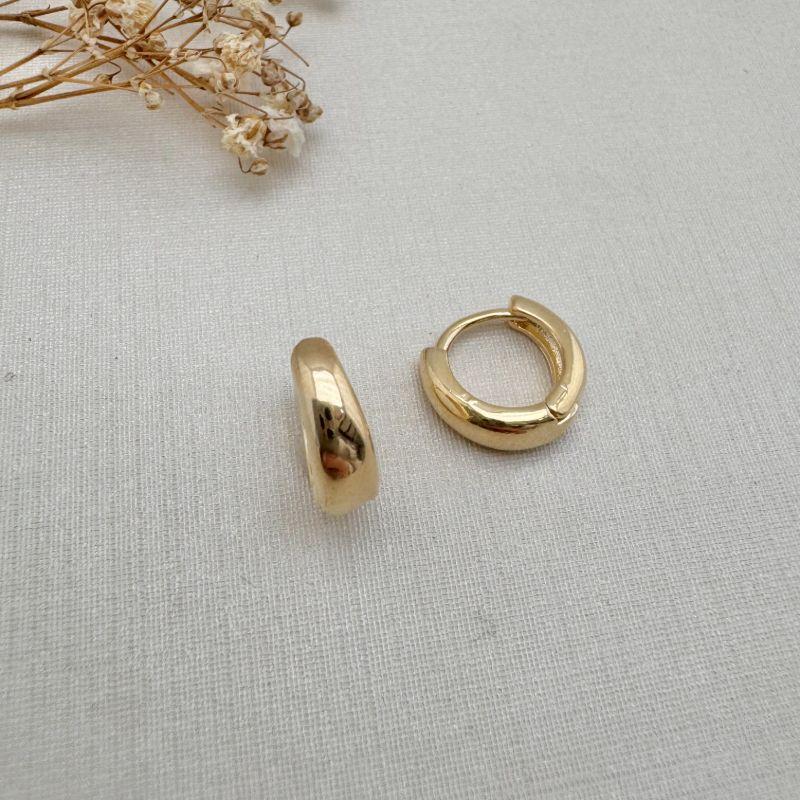 05.2946.0.O - (Tam. M) Argola estilo garras finas lisas abaloadas