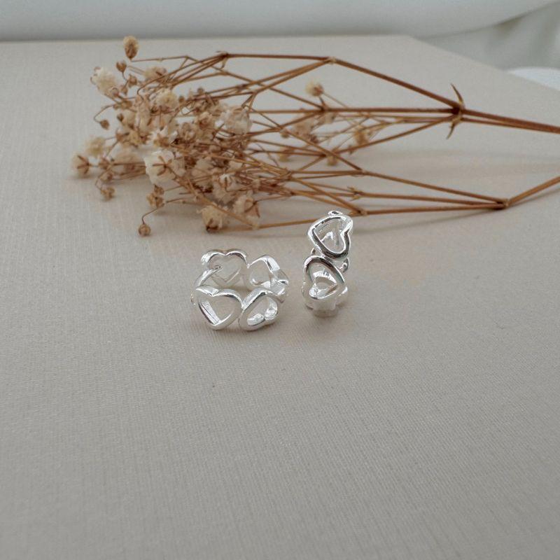 05.2990.0.S - (Tam. M) Argola circular em aro de corações vazados lisos