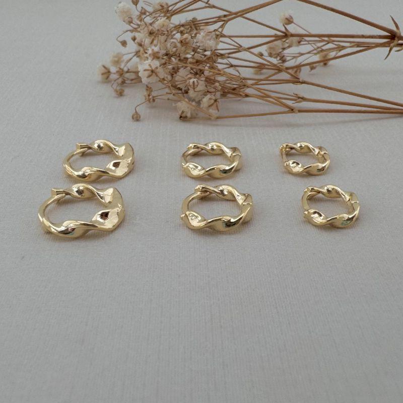 05.2992.0.O - Trio de argolas circulares lisas com tubo em efeito espiral