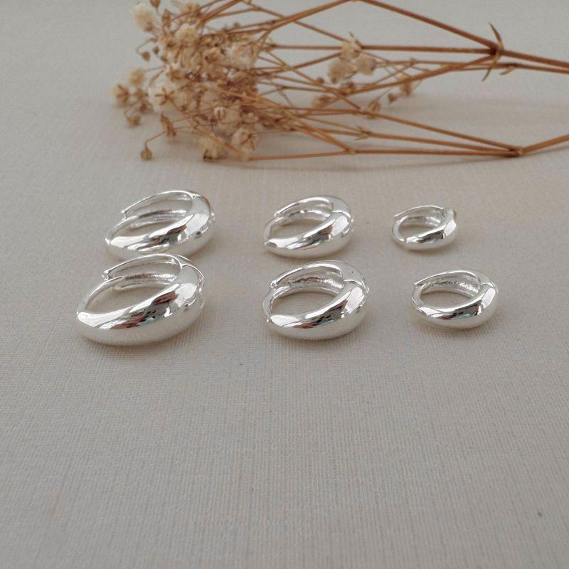 05.2993.0.S - Trio de argolas em formato gota clássicas lisas