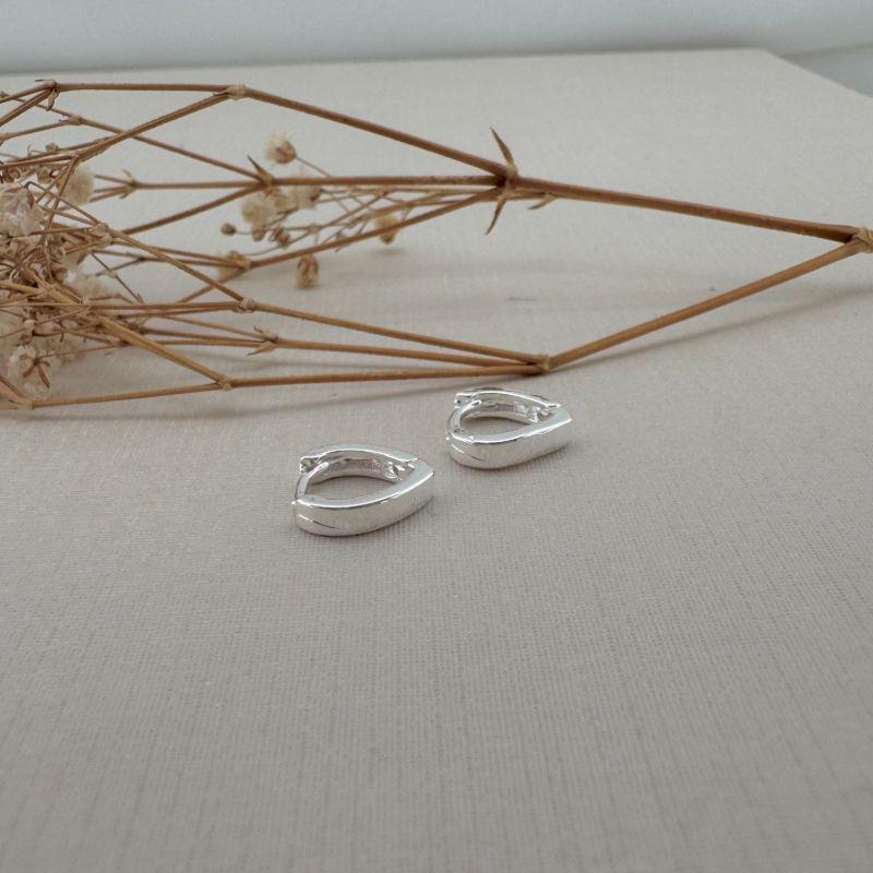 05.3001.0.S - (Tam. P) Argola de formato morango em tudo de borda quadrada