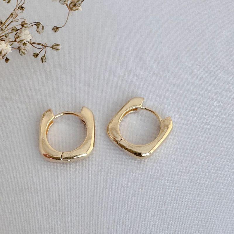 05.3008.0.O - Argola de formato quadrado em tudo arredondando simples