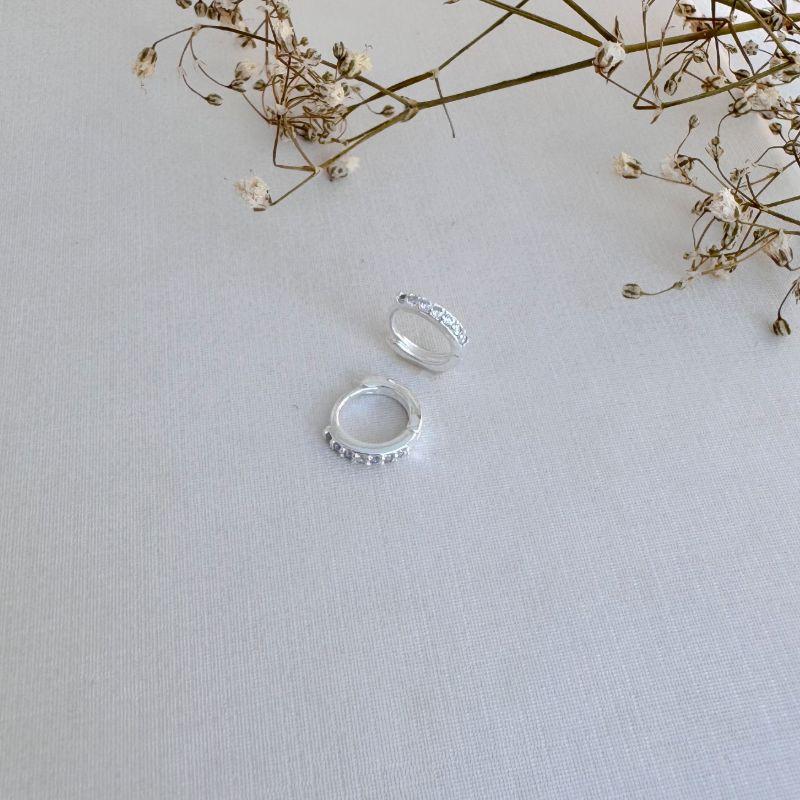 05.3011.1.S - Argola circular de uma coluna cravejada em garras sem borda