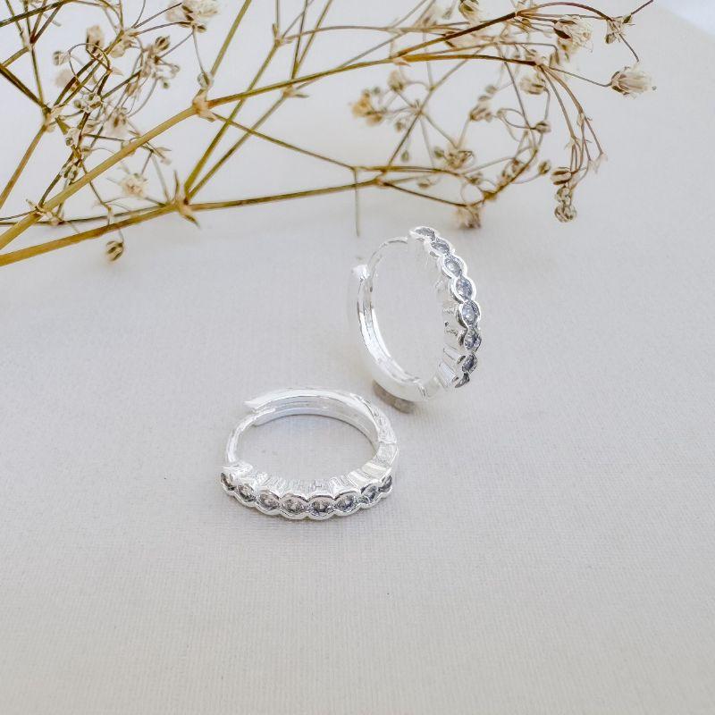 05.3026.0.S - (Tam. G) Argola circular de uma coluna frontal em cravação inglesa sem borda