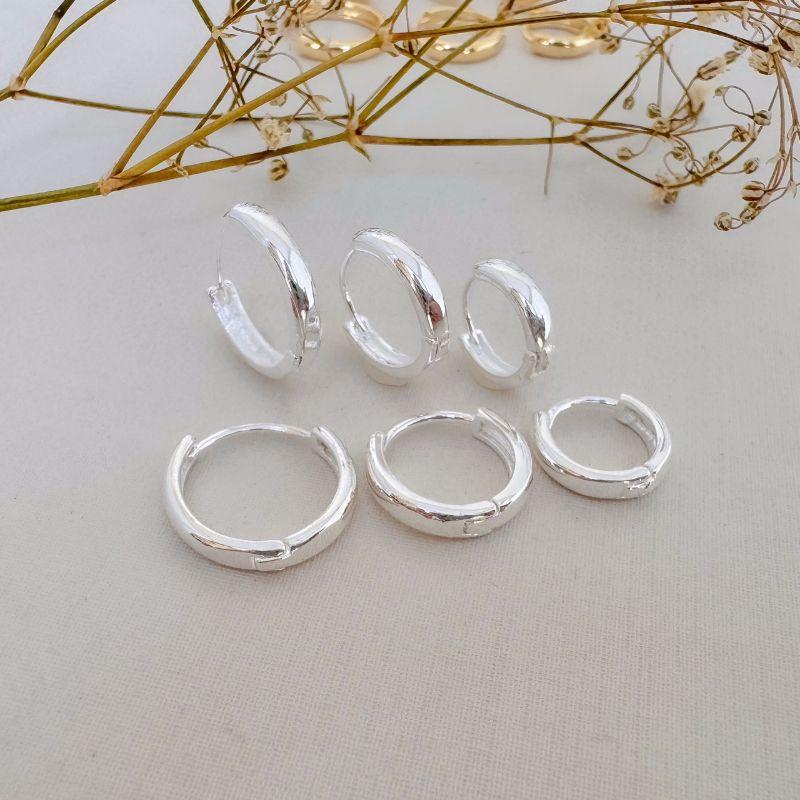 05.3038.0.S - Trio de argolas circulares em tubo liso com borda arredondada