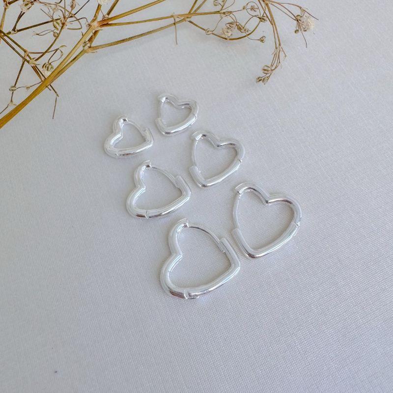 05.3043.0.S - Trio de argola em tubo redondo em formato de coração liso