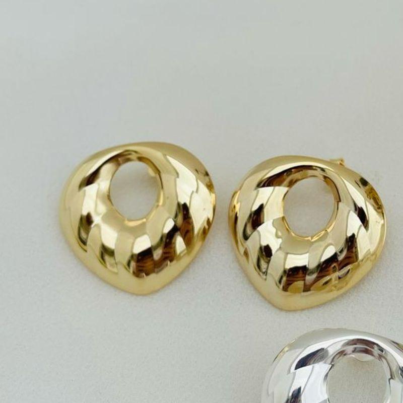 06.1770.0.O - Brinco de formato folha tropical com efeito ondas lisas