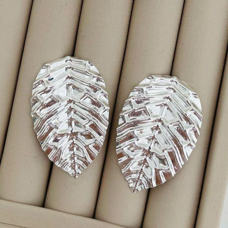 06.1779.0.S - Brinco de formato folha em enfeito veias de folha lisa